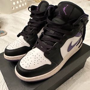 Air Jordan 1 Mid 5.5 Youth EUC